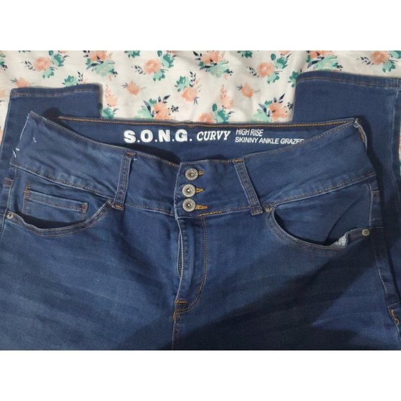 Jeans - Picture 2 of 6